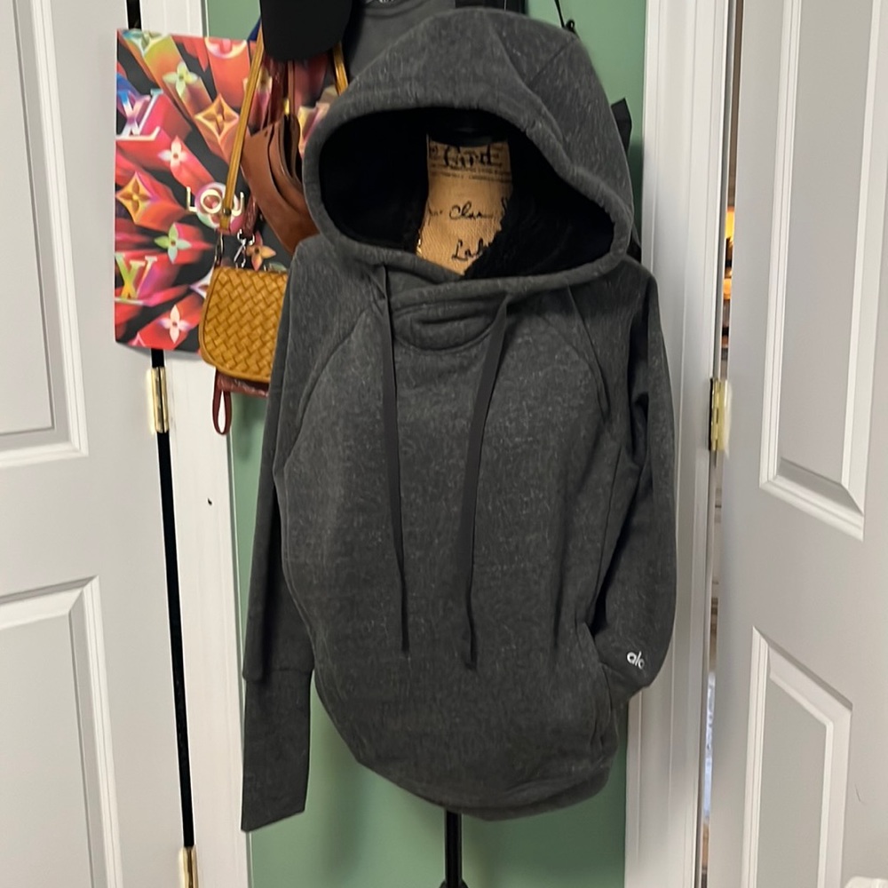 Alo yoga Sherpa lined hoodie